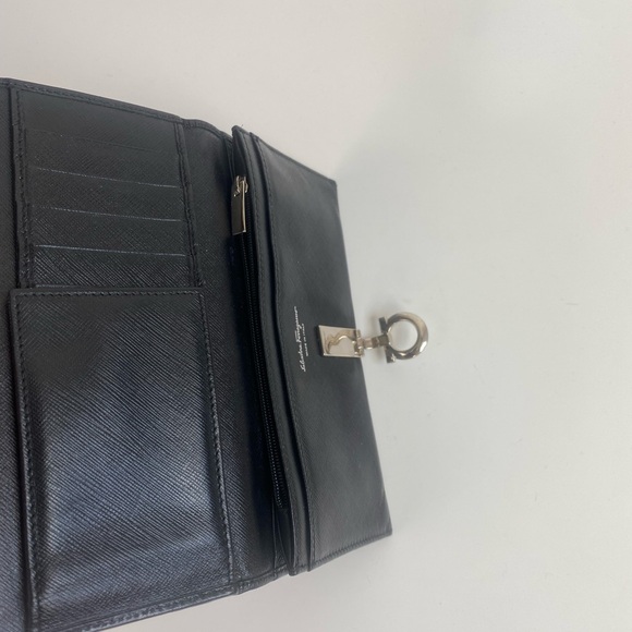 Salvatore Ferragamo Gancini Icona Nero Continental Wallet - Picture 5 of 9
